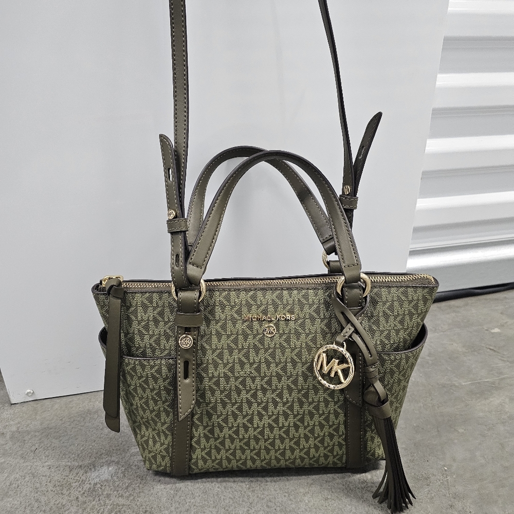 NWT Michael Kors Small Convertible Tote - Picture 8 of 13